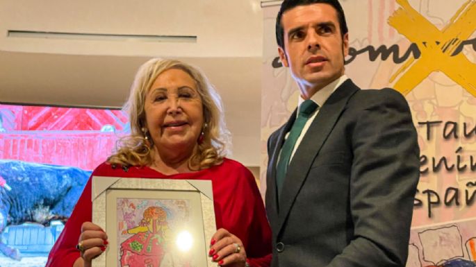 Emilio de Justo recibe el galardón como triunfador de Feria de Otoño 2021