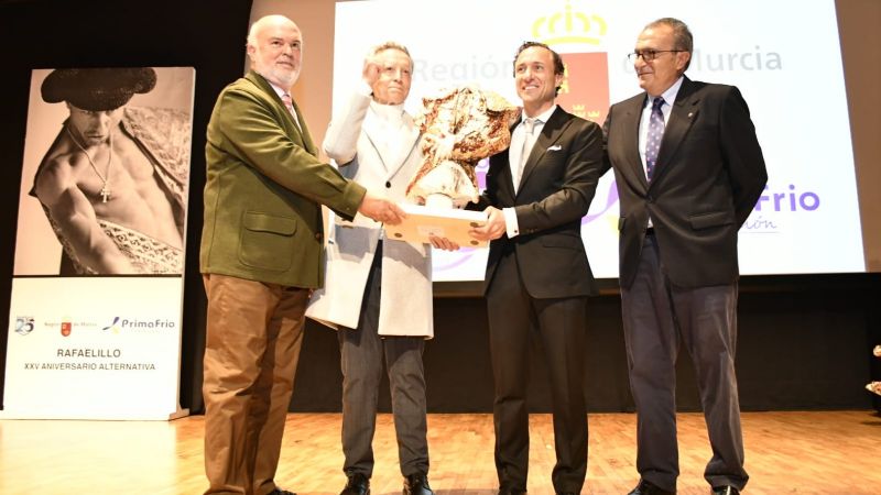 Mucia se rinde a Rafaelillo