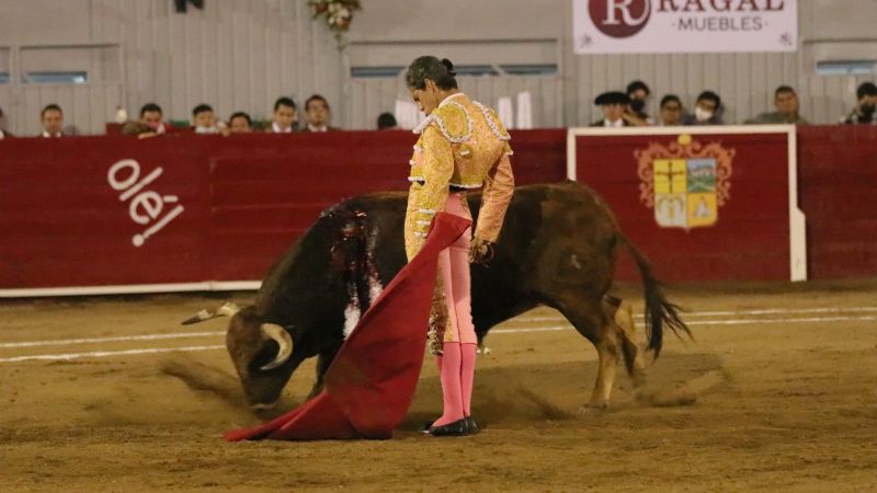Ferrera arrancó campaña mexicana con el corte de tres orejas en Moroleón