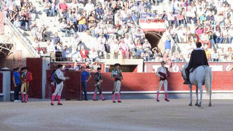 Adrián de Torres y Román destacan con sendas ovaciones en Las Ventas