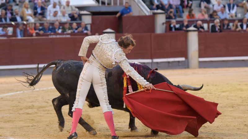 Adrián de Torres y Román destacan con sendas ovaciones en Las Ventas