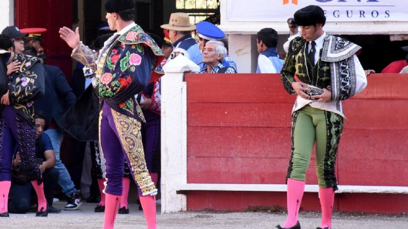 Joselito Adame triunfa ante su gente en la novena corrida de la feria de San Marcos