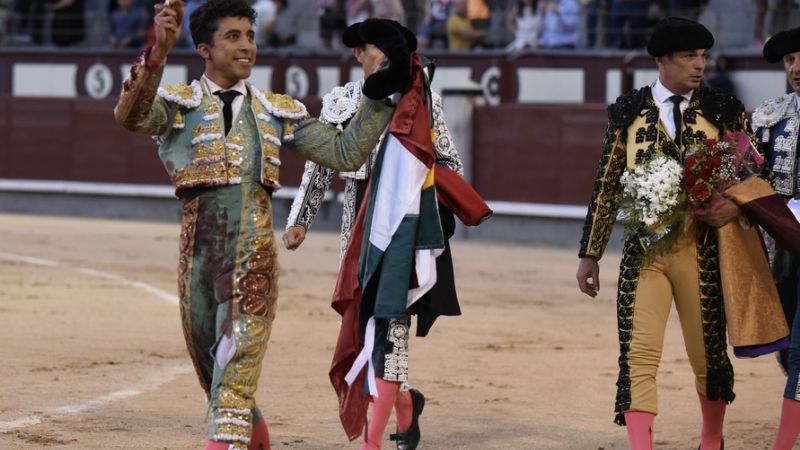 Entre quiebros y banderillas, Valadez sorprende