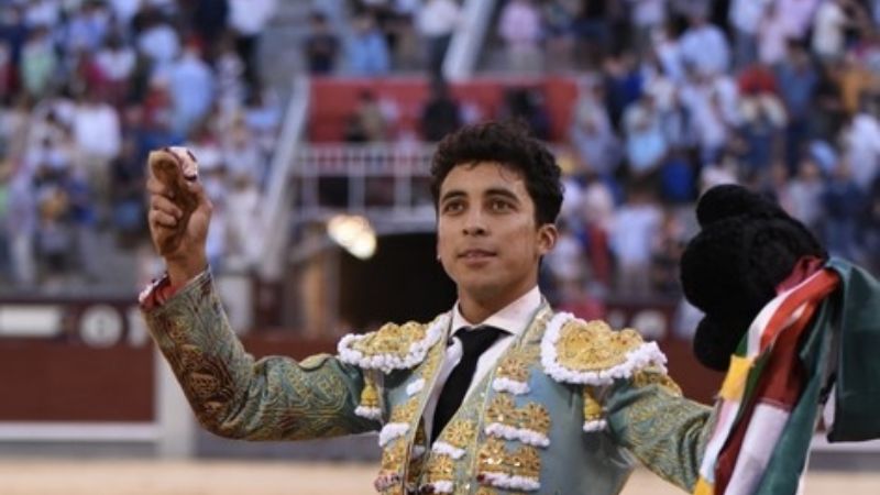 Entre quiebros y banderillas, Valadez sorprende