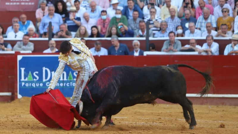 La torería de Morante y la capacidad de Roca abren la puerta grande en Sanlúcar