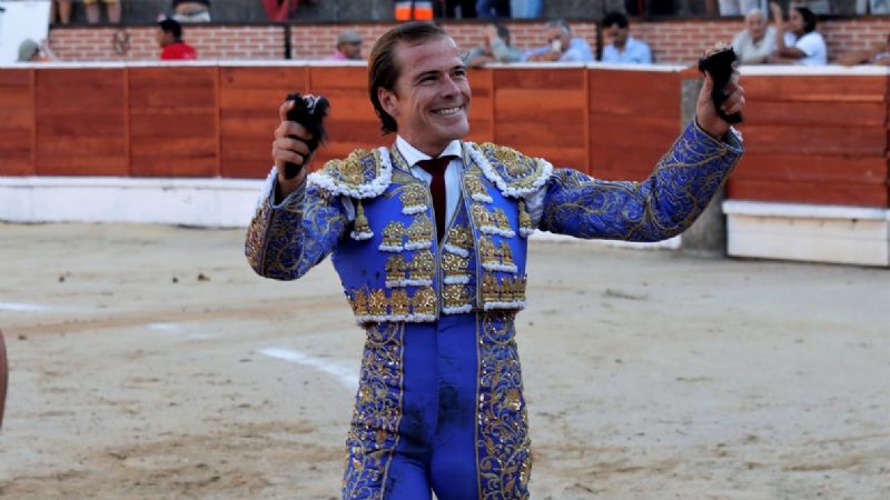 Luque y Javier Cortés puerta grande en El Espinar