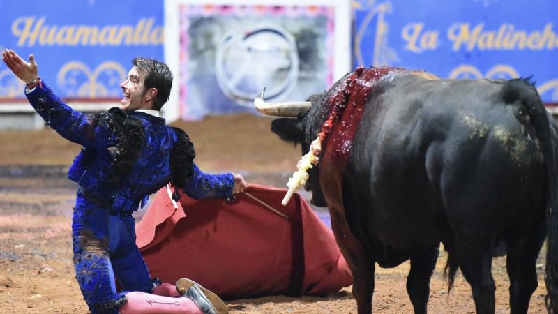 Arturo Macías brilla en la "Corrida de "Las Luces"