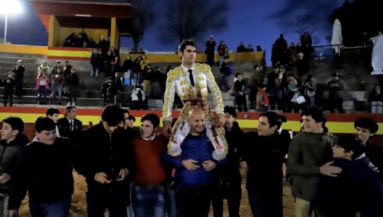 Fernando Plaza, Puerta Grande, el día de su alternativa en la Copa Chenel