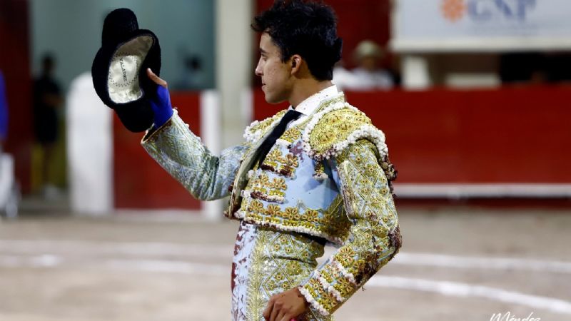 Leo Valadez y Alejandro Talavante, orejeados en la novena de San Marcos
