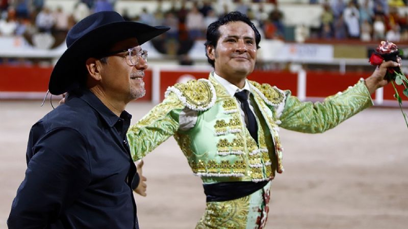 Leo Valadez y Alejandro Talavante, orejeados en la novena de San Marcos