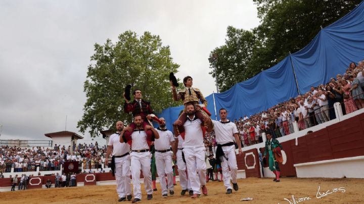Tarde de trofeos en el mano a mano de Saint Sever