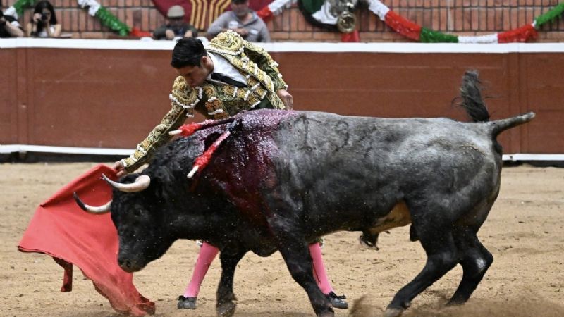 Sergio Flores, José Mauricio y Armillita a hombros en Morelia