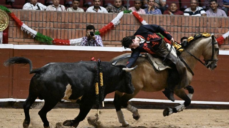 Sergio Flores, José Mauricio y Armillita a hombros en Morelia