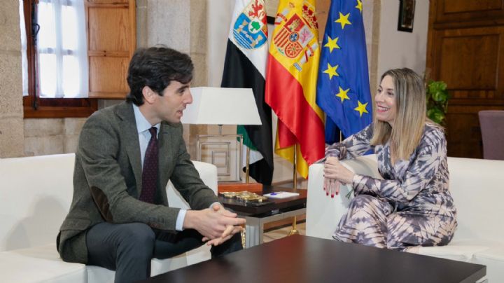 Juan Ortega es recibido por la Presidenta de la Junta de Extremadura