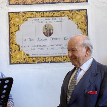 Santiago Muñoz y Álvaro Domecq, reconocidos por la Junta de Andalucía
