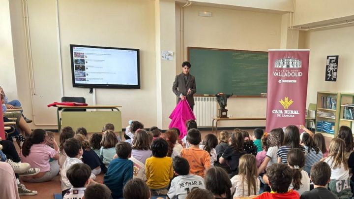 Los niños conocen la tauromaquia en un colegio de la provincia de Valladolid