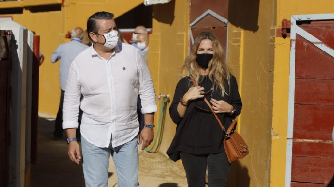 Víctor Barroso y ‘El Melli’, dos orejas por coleta en la IV del Encuentro Andaluz en Ubrique