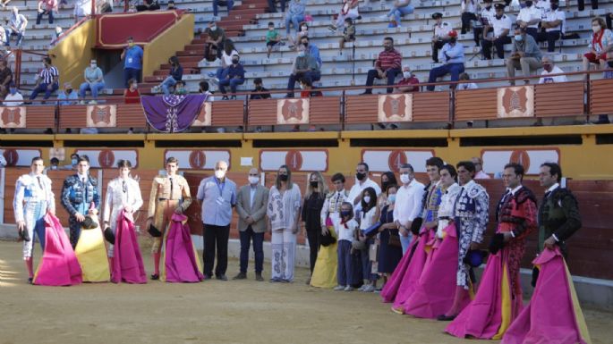 Víctor Barroso y ‘El Melli’, dos orejas por coleta en la IV del Encuentro Andaluz en Ubrique