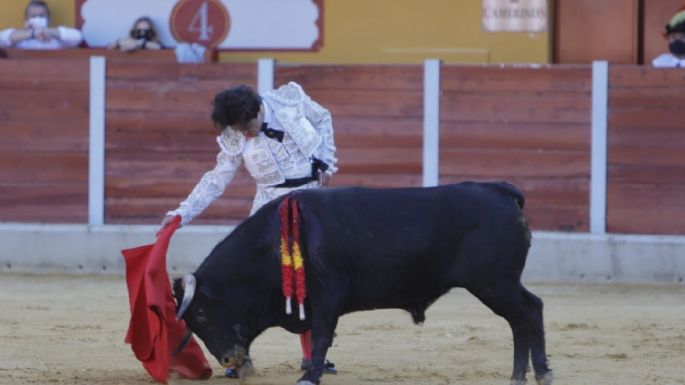 Víctor Barroso y ‘El Melli’, dos orejas por coleta en la IV del Encuentro Andaluz en Ubrique