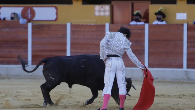 Víctor Barroso y ‘El Melli’, dos orejas por coleta en la IV del Encuentro Andaluz en Ubrique