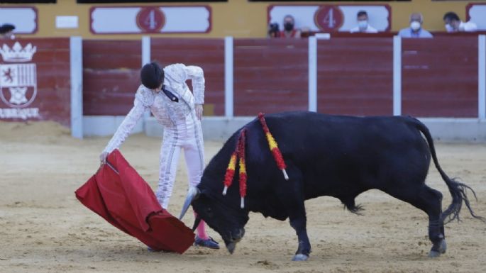 Víctor Barroso y ‘El Melli’, dos orejas por coleta en la IV del Encuentro Andaluz en Ubrique