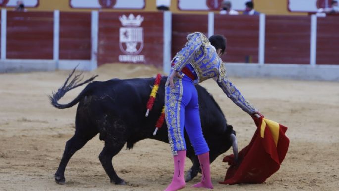 Víctor Barroso y ‘El Melli’, dos orejas por coleta en la IV del Encuentro Andaluz en Ubrique