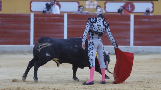 Víctor Barroso y ‘El Melli’, dos orejas por coleta en la IV del Encuentro Andaluz en Ubrique