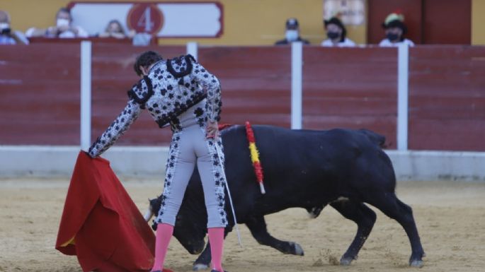 Víctor Barroso y ‘El Melli’, dos orejas por coleta en la IV del Encuentro Andaluz en Ubrique