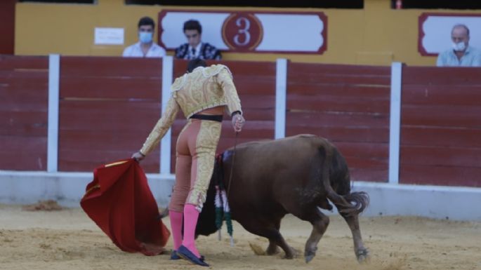 Víctor Barroso y ‘El Melli’, dos orejas por coleta en la IV del Encuentro Andaluz en Ubrique