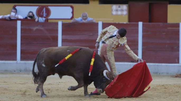 Víctor Barroso y ‘El Melli’, dos orejas por coleta en la IV del Encuentro Andaluz en Ubrique