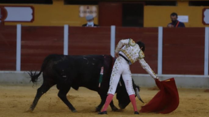 Víctor Barroso y ‘El Melli’, dos orejas por coleta en la IV del Encuentro Andaluz en Ubrique