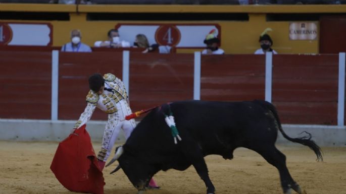 Víctor Barroso y ‘El Melli’, dos orejas por coleta en la IV del Encuentro Andaluz en Ubrique