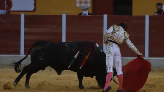 Víctor Barroso y ‘El Melli’, dos orejas por coleta en la IV del Encuentro Andaluz en Ubrique
