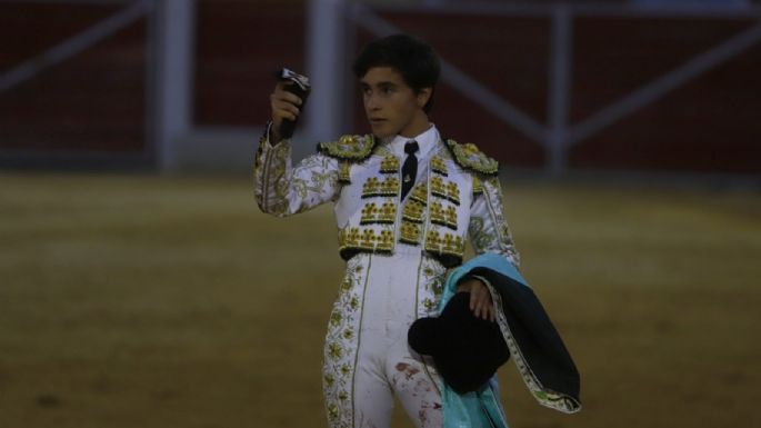 Víctor Barroso y ‘El Melli’, dos orejas por coleta en la IV del Encuentro Andaluz en Ubrique