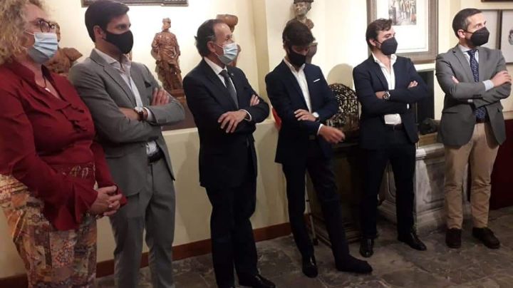 El alcalde de Chiclana recibe a sus novilleros, Francisco Montero y Christian Parejo
