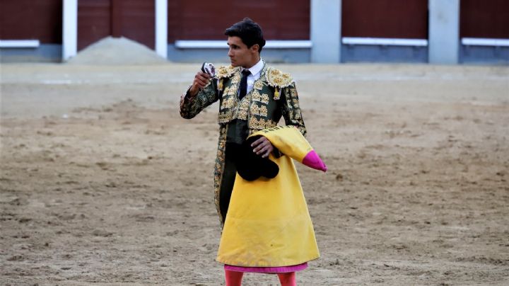 Diosleguarde corta una oreja en la novillada de Otoño