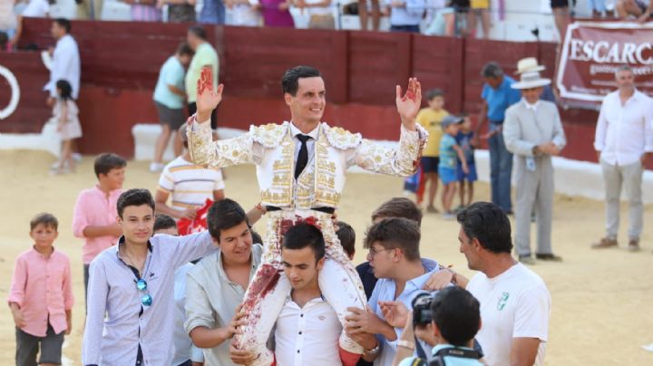 Galván recopila sus diez años de alternativa en San Fernando