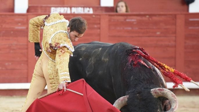 Juan Leal y Samuel Navalón, a hombros en Munera