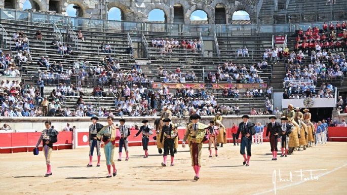 Puerta grande de Samuel Navalón en la matinal de Nimes