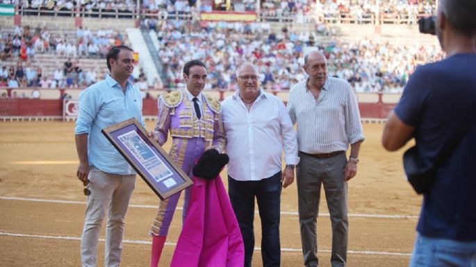 La terna a hombros en El Puerto