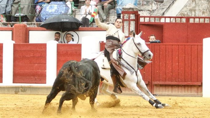 Sergio Pérez, Pablo Hermoso y Lea Vicens, primera puerta grande en Valladolid