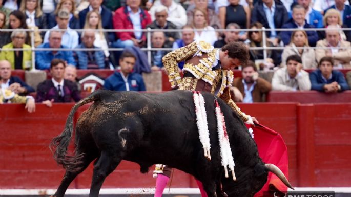 La terna a hombros en la cuarta de Salamanca