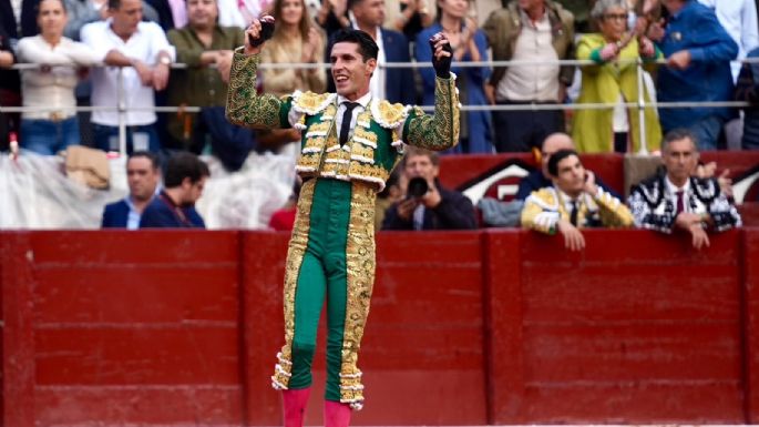 La terna a hombros en la cuarta de Salamanca