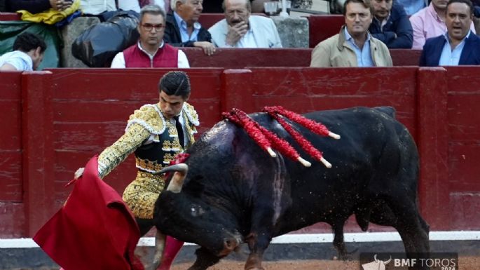 La terna a hombros en la cuarta de Salamanca