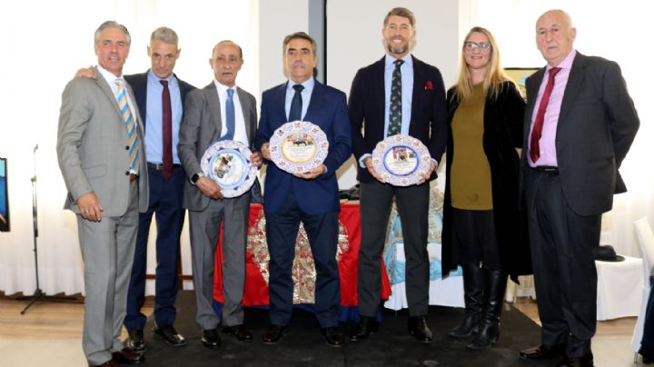 La asociación "Puerta Grande" premia a Escribano, Victorino y Marco Pérez por la feria de Hogueras