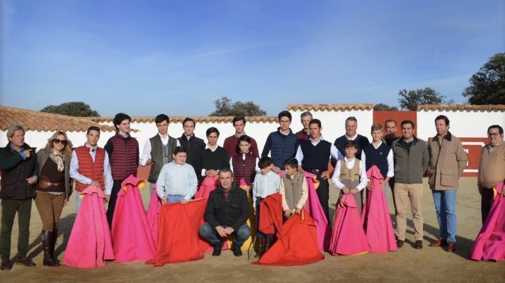 La escuela de tauromaquia de Linares tentó en la Finca El Cotillo