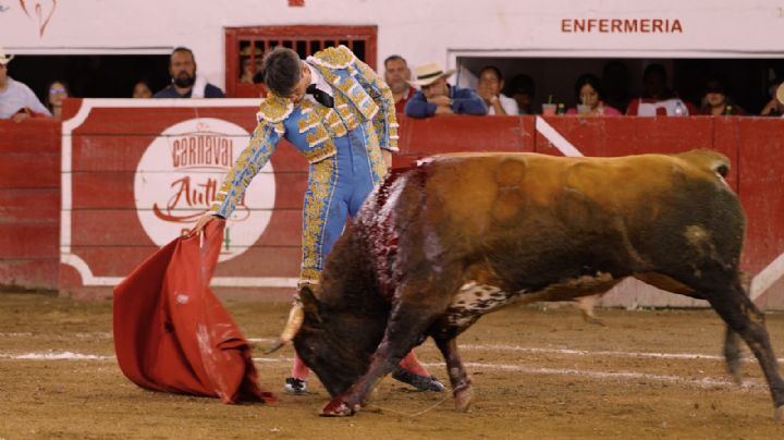 Ximelis entra a la novillada de Texcoco