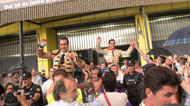 El Fandi e Ismael honran con honores al cartel de toreros banderilleros