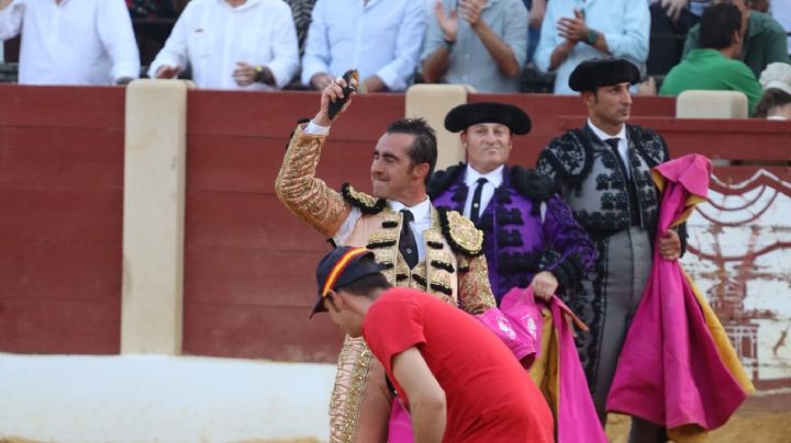 Ferrera, El Fandi y Escribano arrasan en Baeza con ocho orejas y gran corrida de Bañuelos