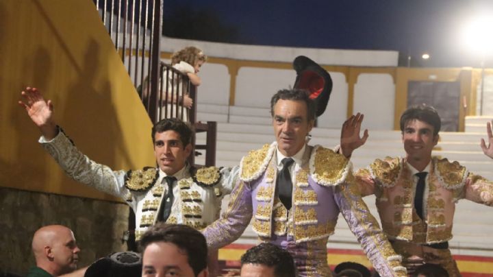 El Melli indulta a “Bandolero” y la terna se va a hombros por ‘Puerta Grande’